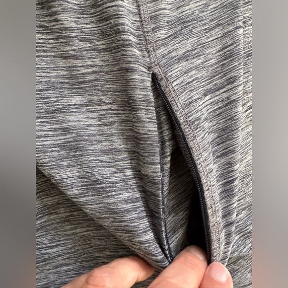 Duluth Trading Armachillo quarter zip shirt with front zipper pocket - Picture 5 of 6